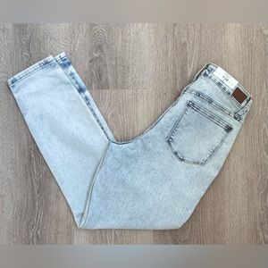 Judy Blue|Slim Fit/High Waist‎ Straight Leg Jean|Acid Wash|NWT|Sz 7/28